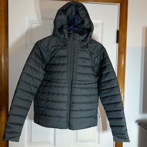 Under Armour Women’s Hooded Jacket Size Med-EUC